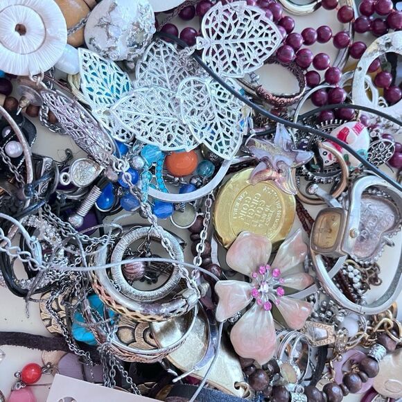5lb. Craft Junk Broken Jewelry Lot - Picture 8 of 8